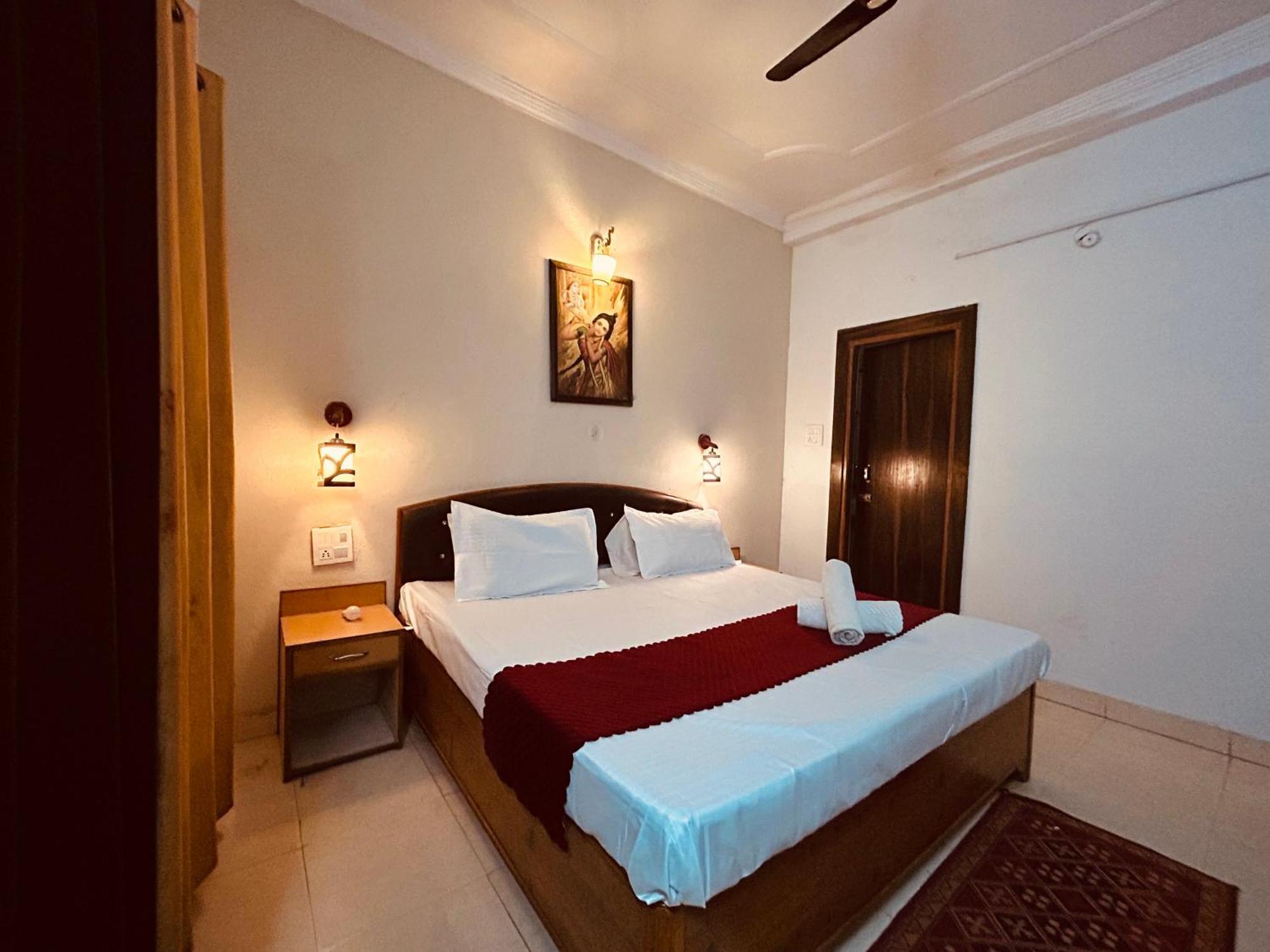 The For You Hotel & Restaurant Rishīkesh Eksteriør bilde