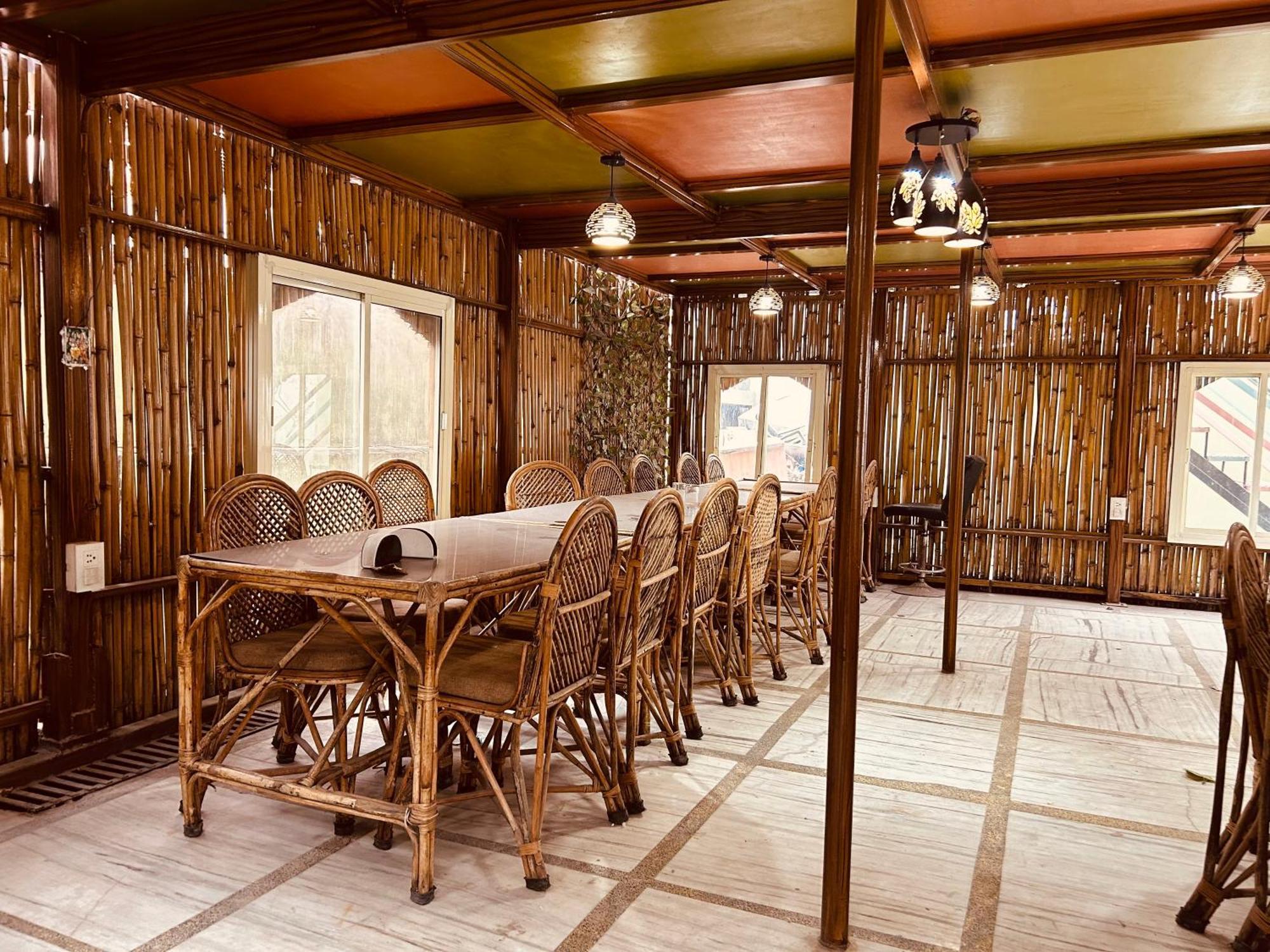 The For You Hotel & Restaurant Rishīkesh Eksteriør bilde