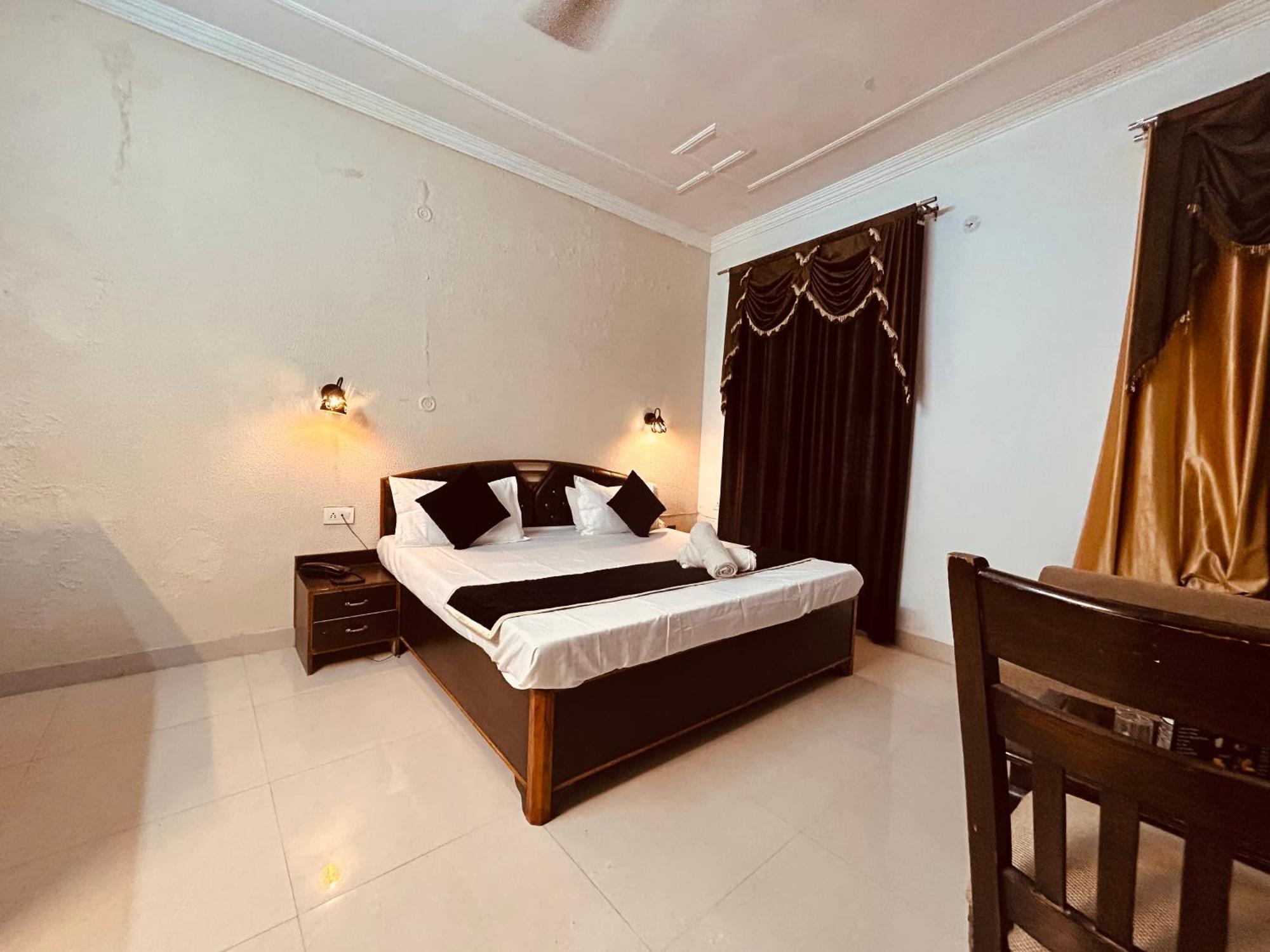 The For You Hotel & Restaurant Rishīkesh Eksteriør bilde