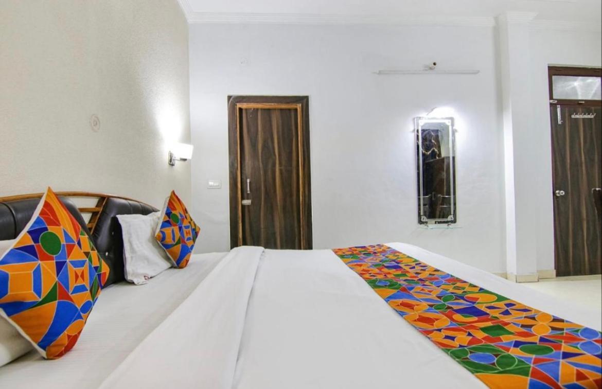 The For You Hotel & Restaurant Rishīkesh Eksteriør bilde